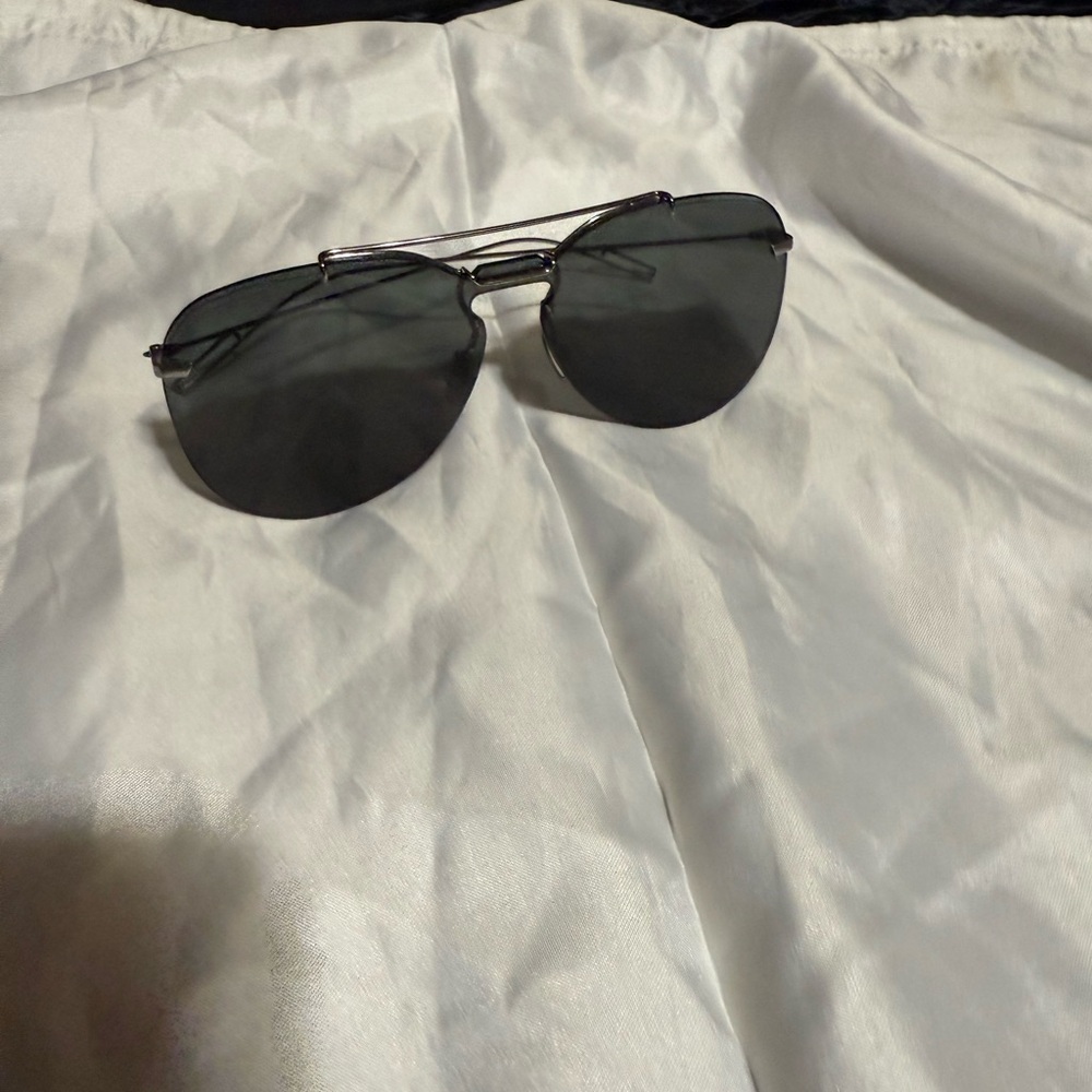 Stylish Black Aviator Sunglasses